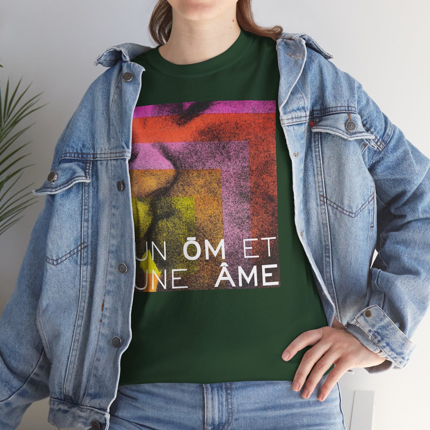 UN ŌM ET UNE ÂME Unisex Heavy Cotton Tee