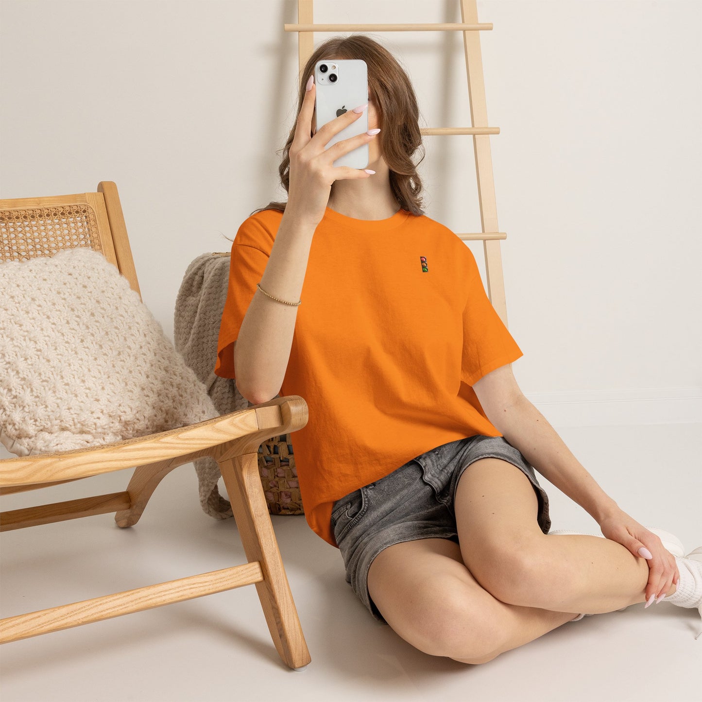TRIFFIC LIGHTS Unisex Heavy Cotton Tee