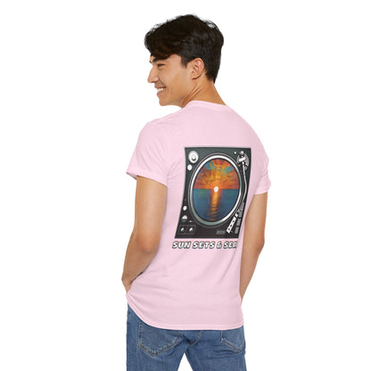 SUN SETS & SEA Unisex Heavy Cotton Tee