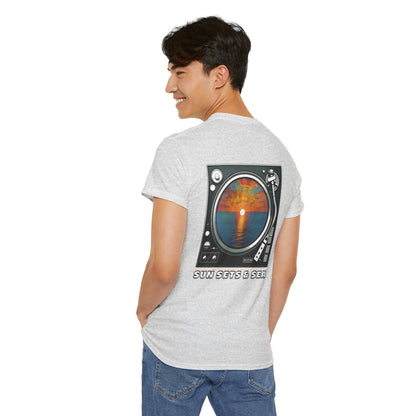 SUN SETS & SEA Unisex Heavy Cotton Tee