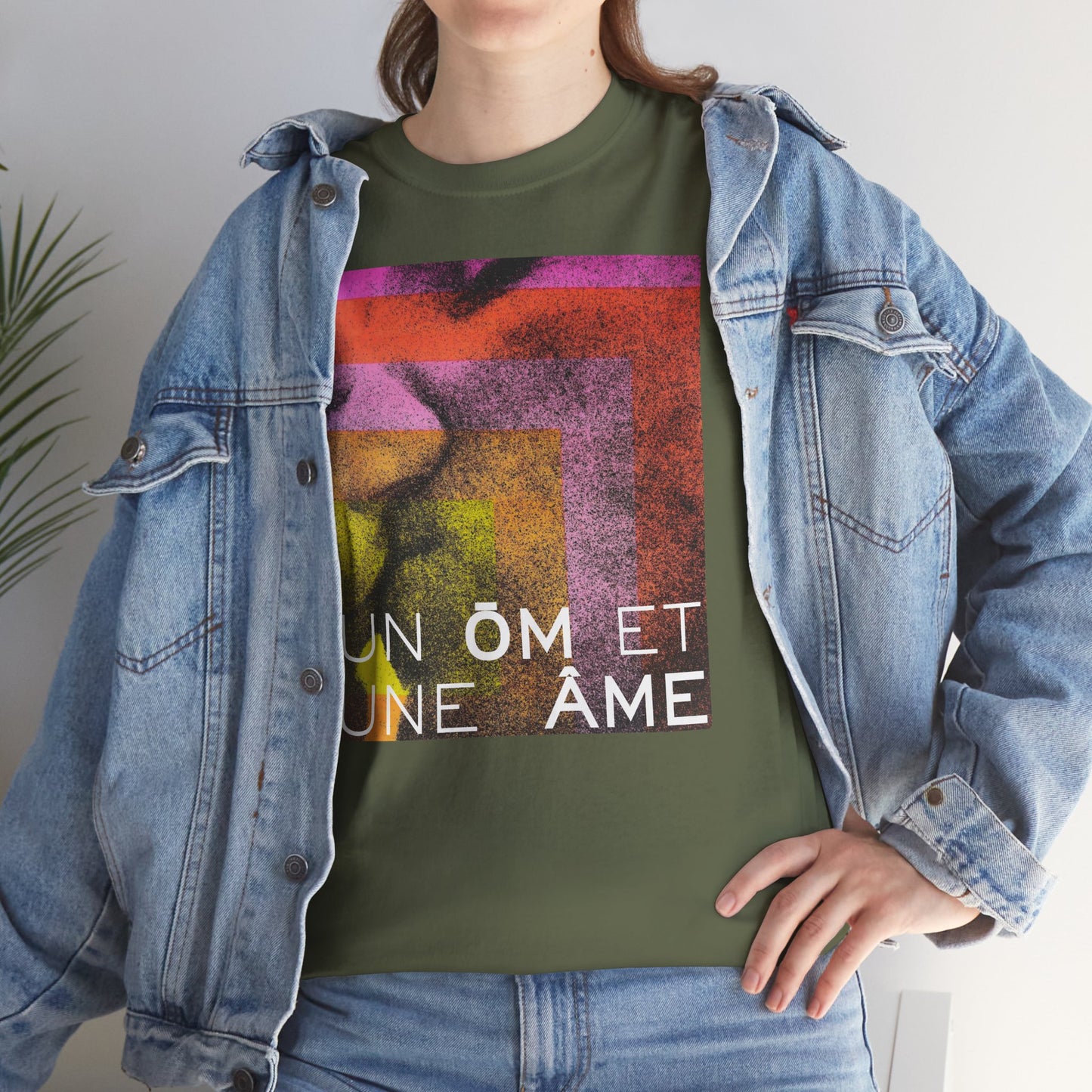 UN ŌM ET UNE ÂME Unisex Heavy Cotton Tee
