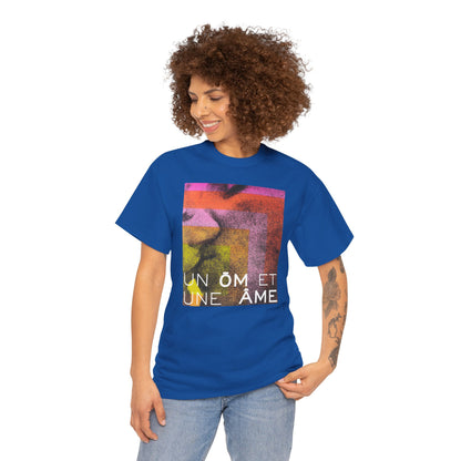 UN ŌM ET UNE ÂME Unisex Heavy Cotton Tee