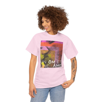 UN ŌM ET UNE ÂME Unisex Heavy Cotton Tee