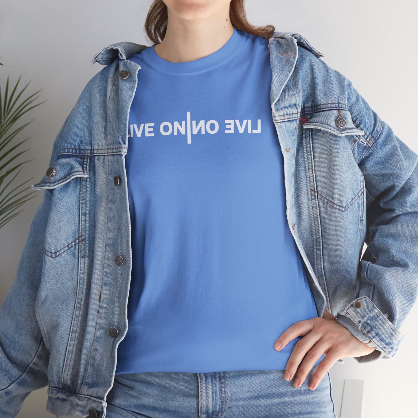 LIVE ON I ИO ƎVI⅃ Unisex Heavy Cotton Tee