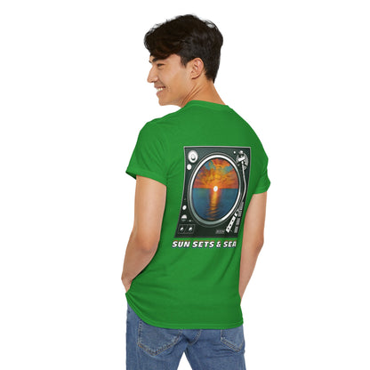 SUN SETS & SEA Unisex Heavy Cotton Tee