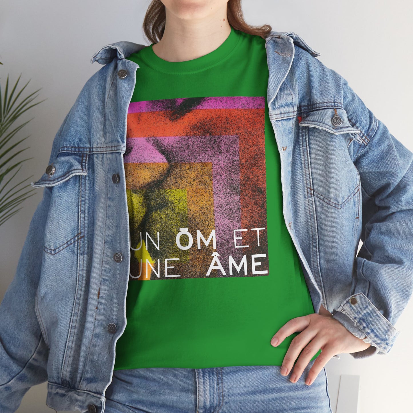 UN ŌM ET UNE ÂME Unisex Heavy Cotton Tee