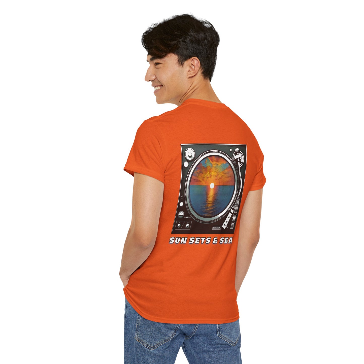 SUN SETS & SEA Unisex Heavy Cotton Tee