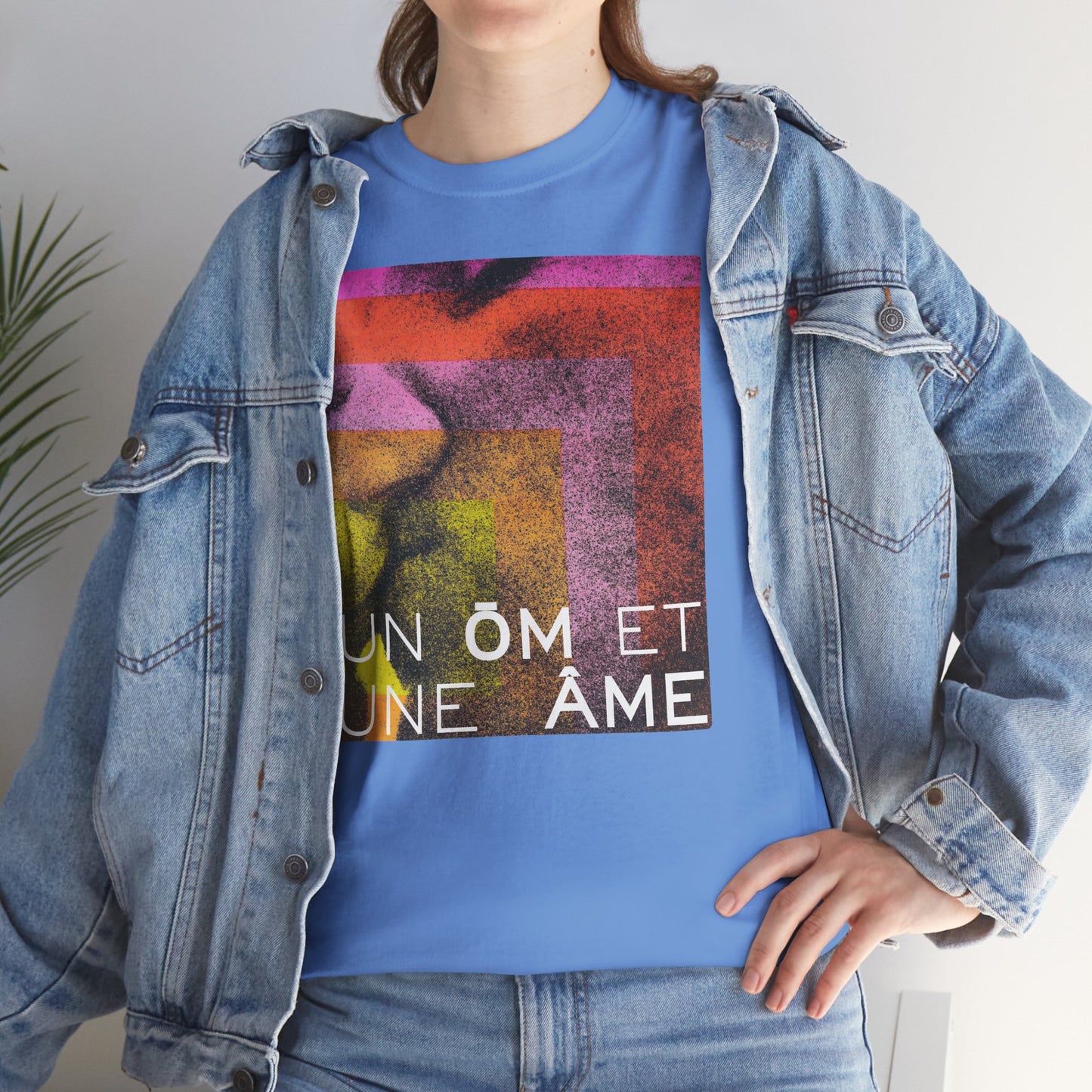UN ŌM ET UNE ÂME Unisex Heavy Cotton Tee