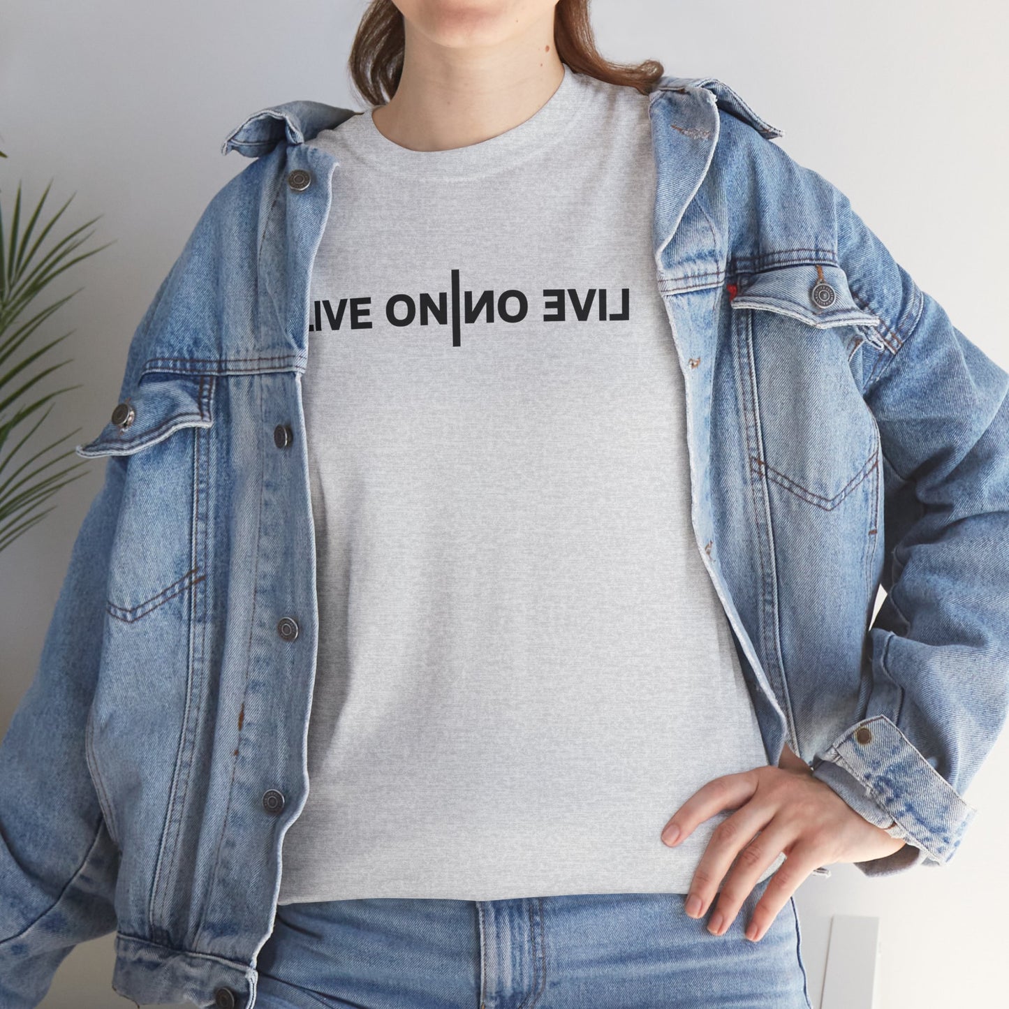 LIVE ON I ИO ƎVI⅃ Unisex Heavy Cotton Tee