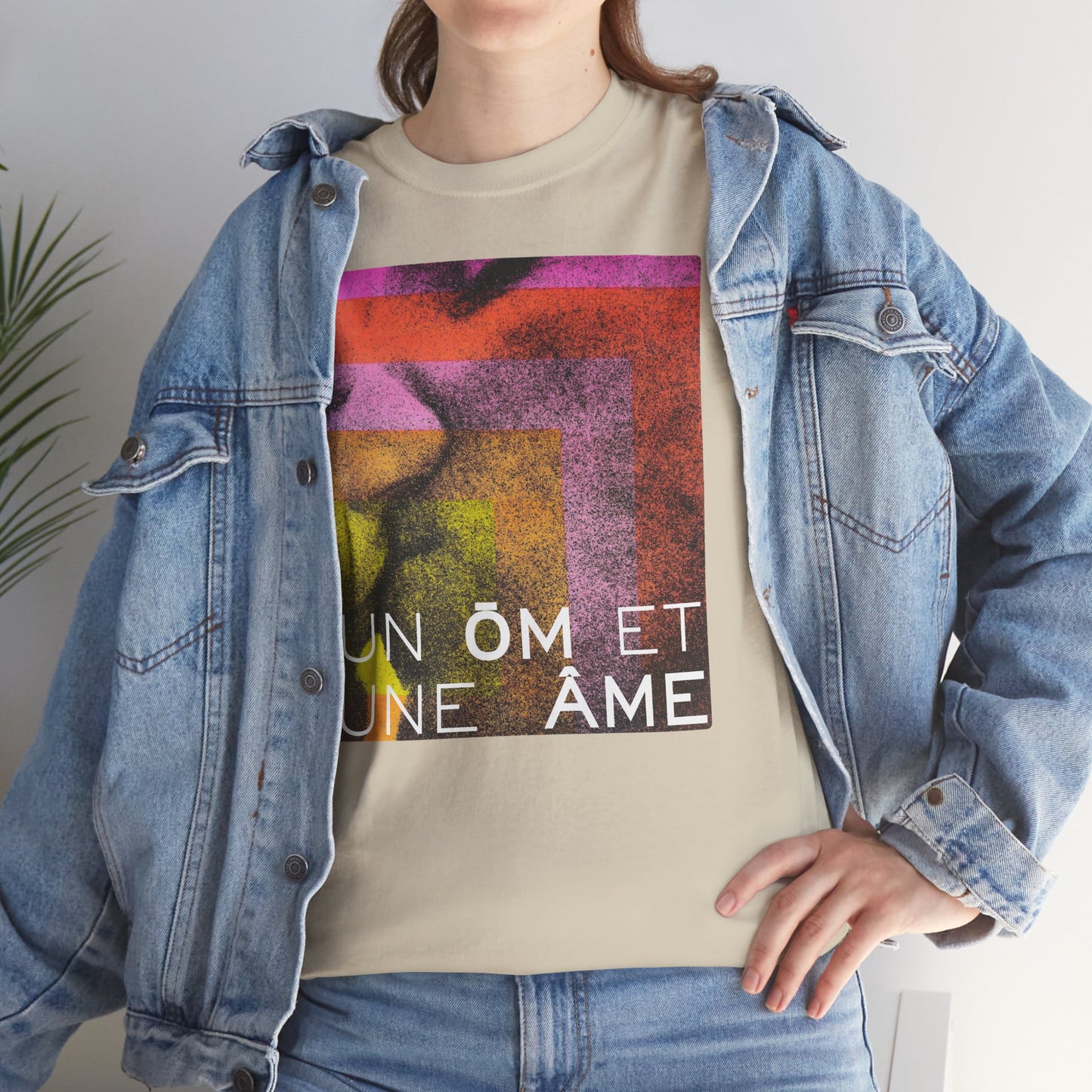 UN ŌM ET UNE ÂME Unisex Heavy Cotton Tee