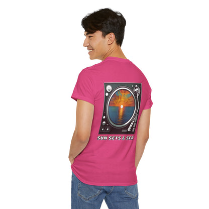 SUN SETS & SEA Unisex Heavy Cotton Tee