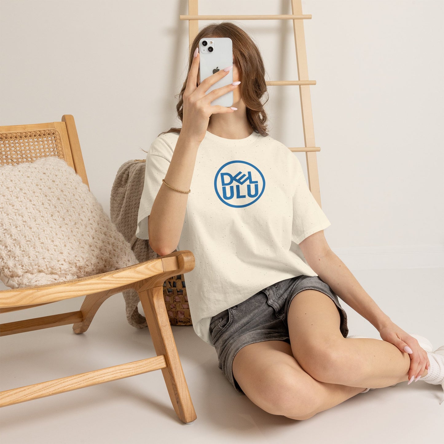 DELULU Unisex Heavy Cotton Tee