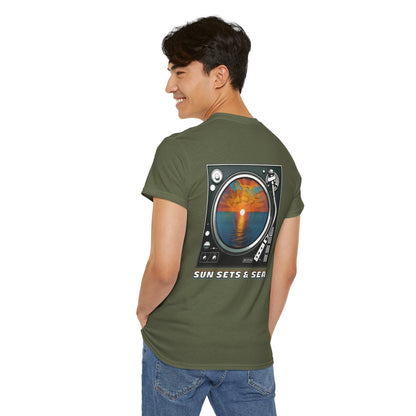 SUN SETS & SEA Unisex Heavy Cotton Tee