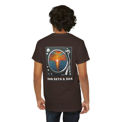 SUN SETS & SEA Unisex Heavy Cotton Tee