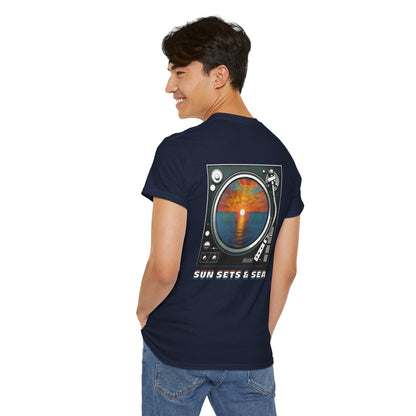 SUN SETS & SEA Unisex Heavy Cotton Tee