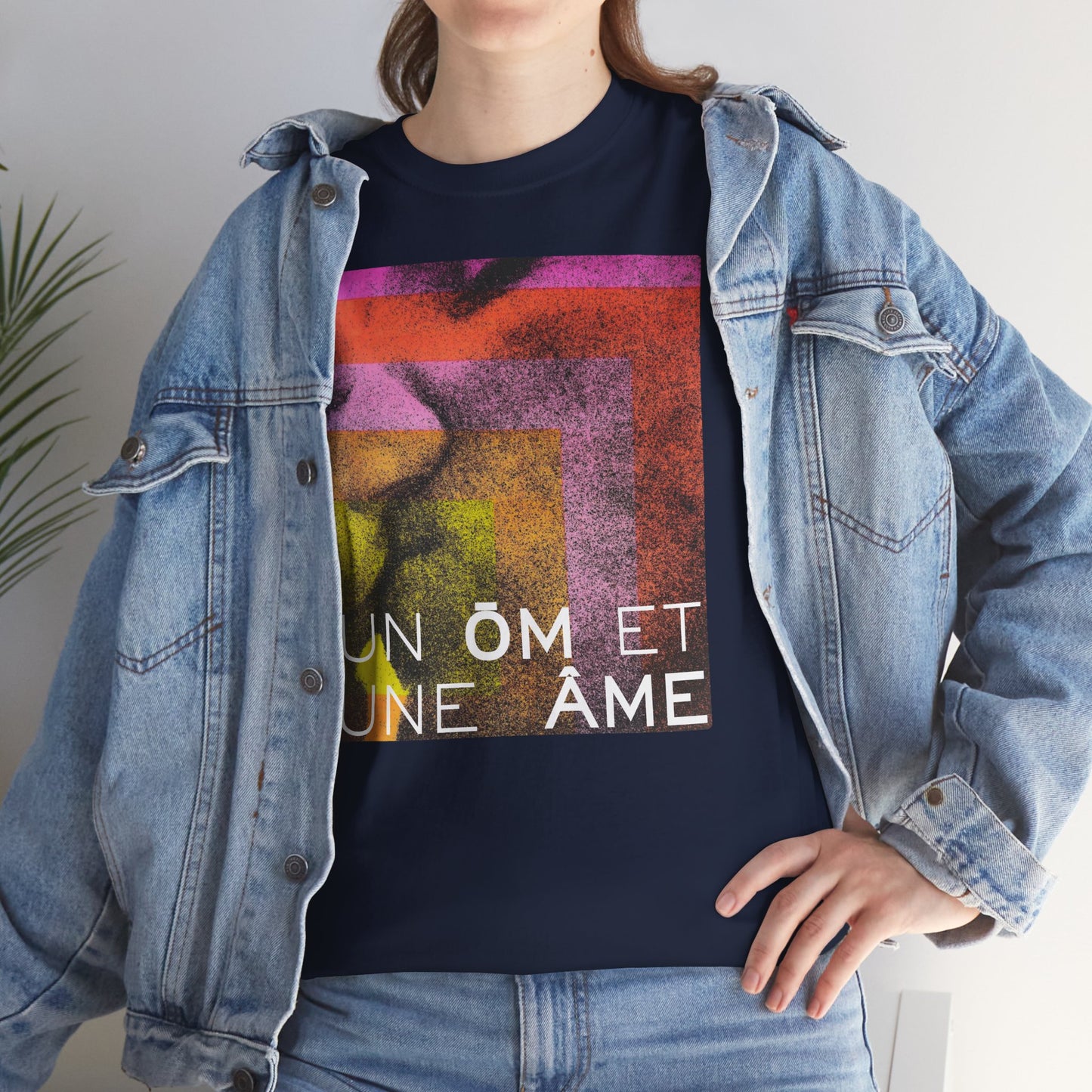 UN ŌM ET UNE ÂME Unisex Heavy Cotton Tee