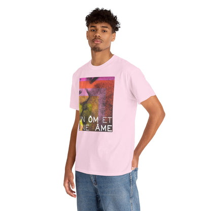 UN ŌM ET UNE ÂME Unisex Heavy Cotton Tee