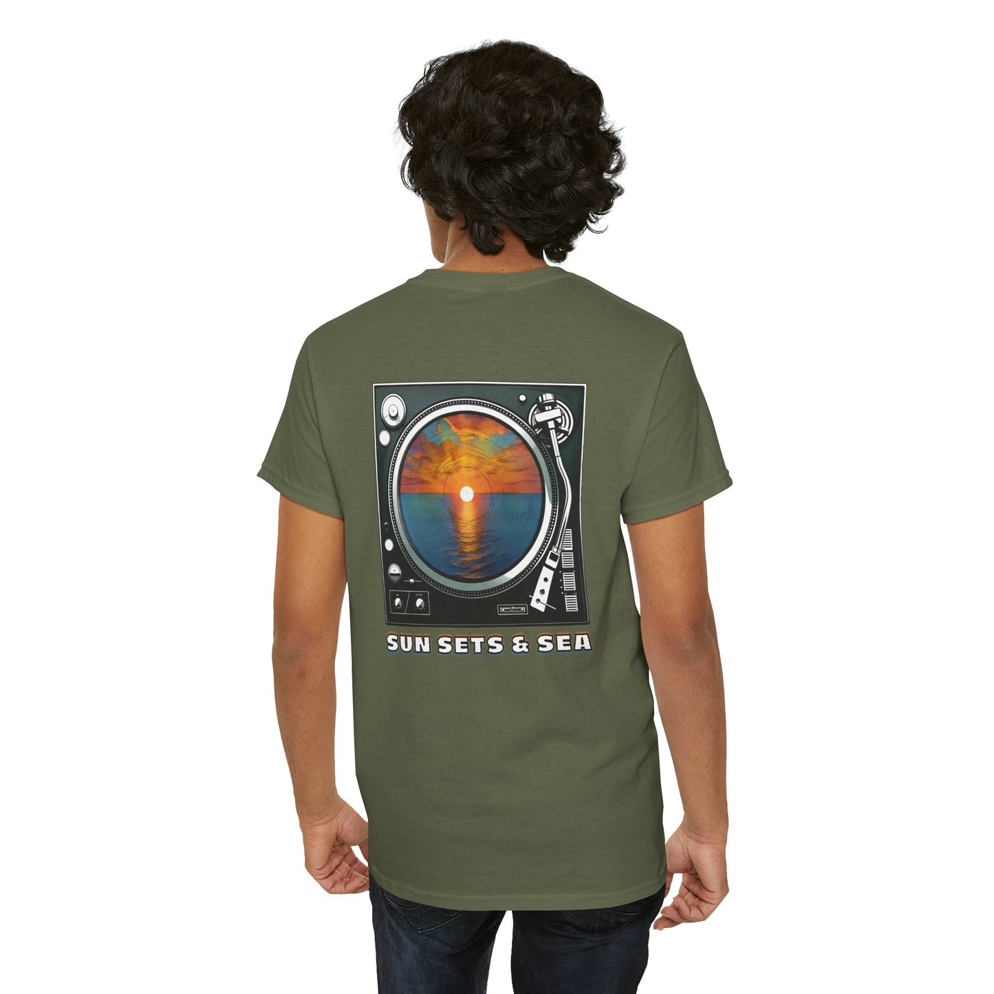 SUN SETS & SEA Unisex Heavy Cotton Tee