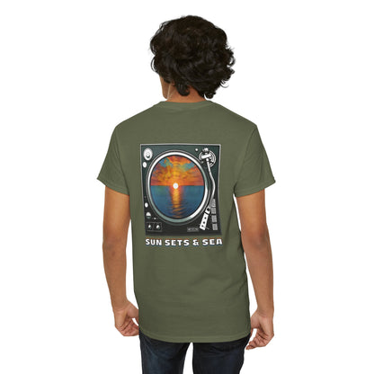SUN SETS & SEA Unisex Heavy Cotton Tee